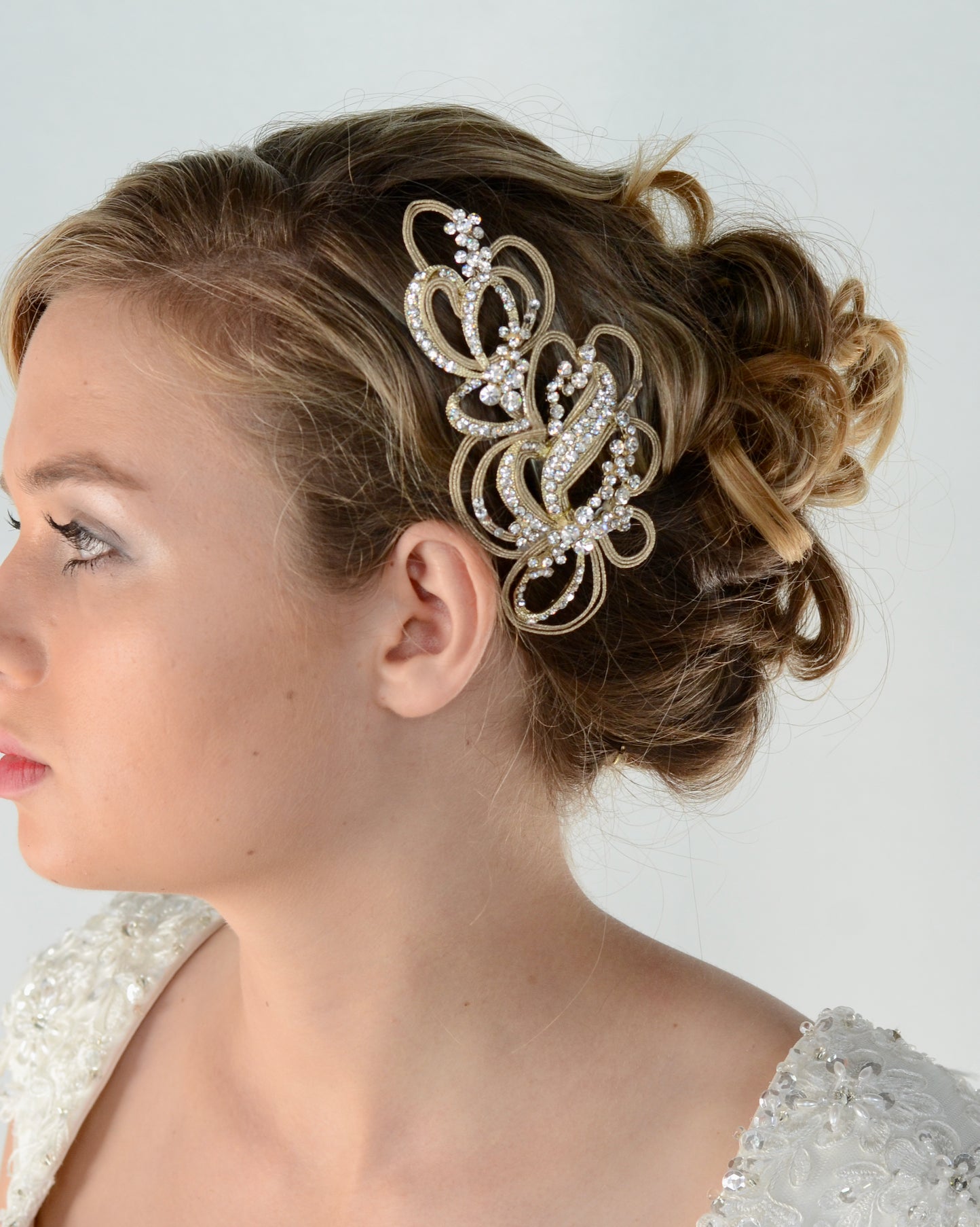 Lola gold bridal comb — alternate view 2