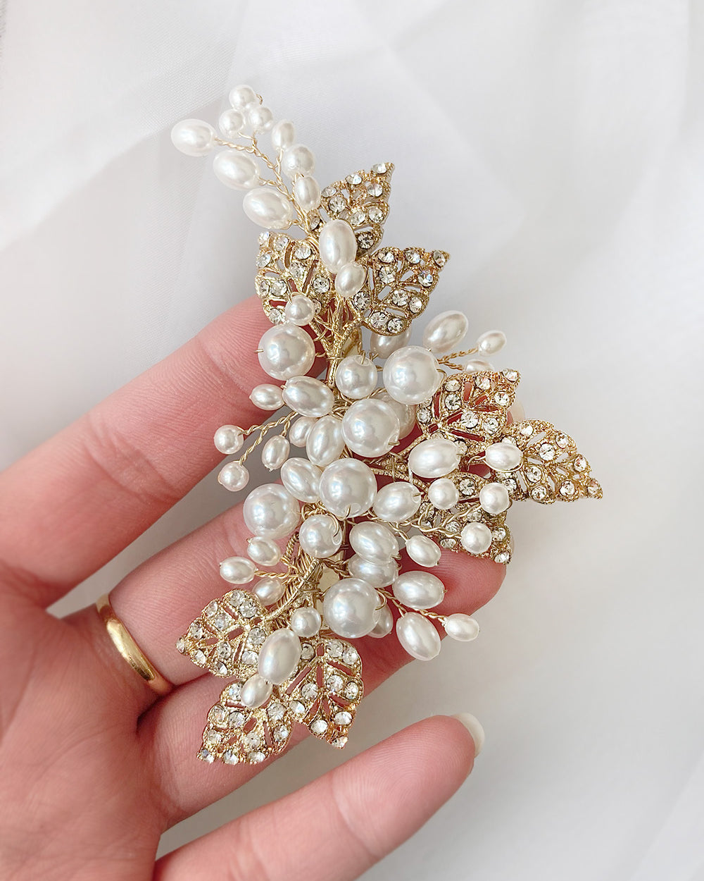 Karina Gold Bridal Hair Comb with Pearls and Crystals — alternate view 6