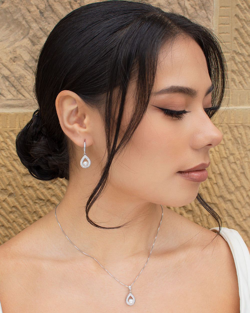 Lucy Silver necklace and earring set by Windsor Bridal Jewellery